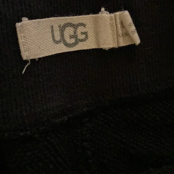 UGG black wide legged sweatpants with drawstring from Neiman’s. Unisex - Picture 5 of 15